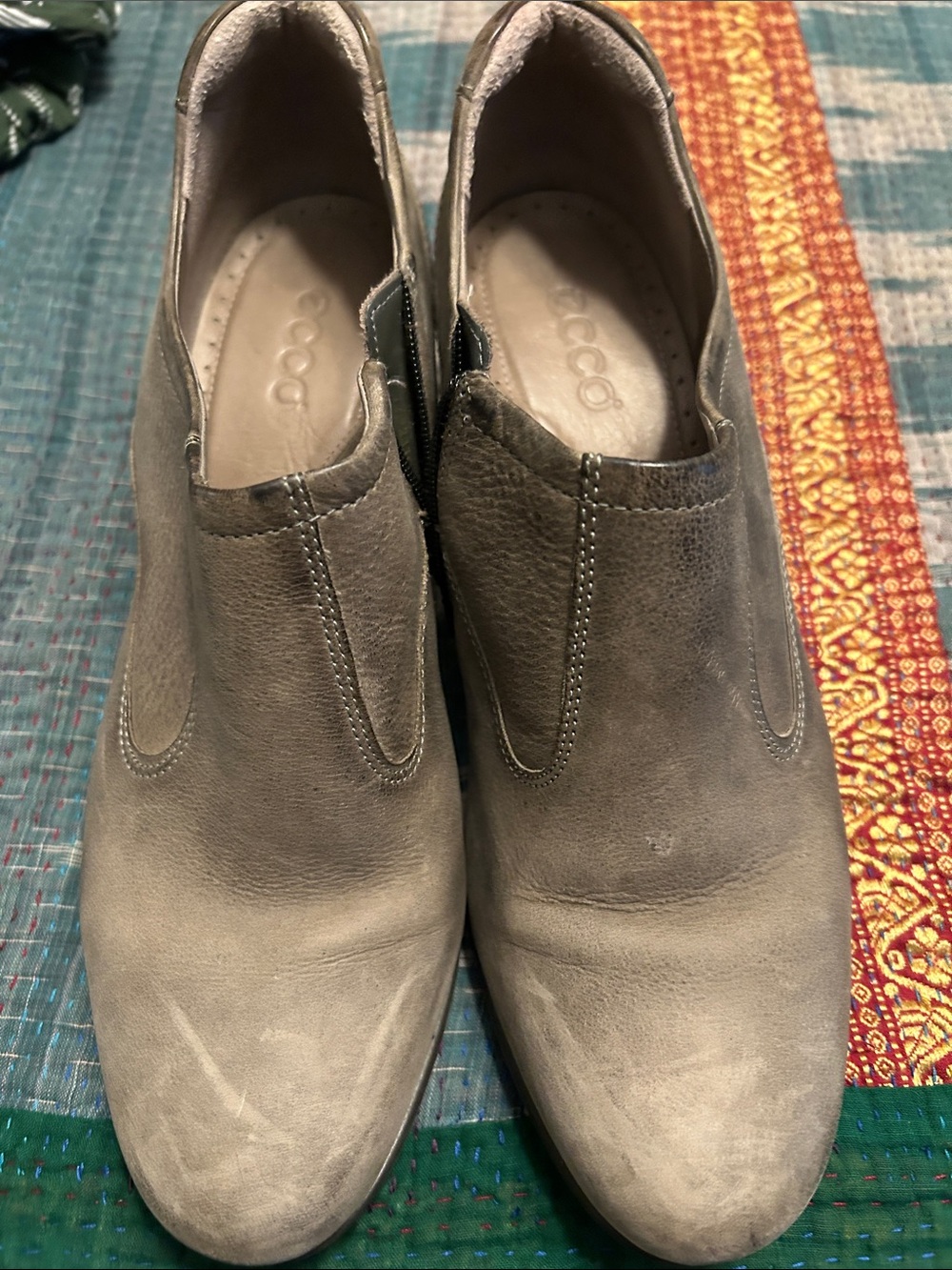 ECCO Women's Grey-Taupe Zip-in On Leather booties